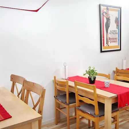 Rut & Ragnars Hostel *